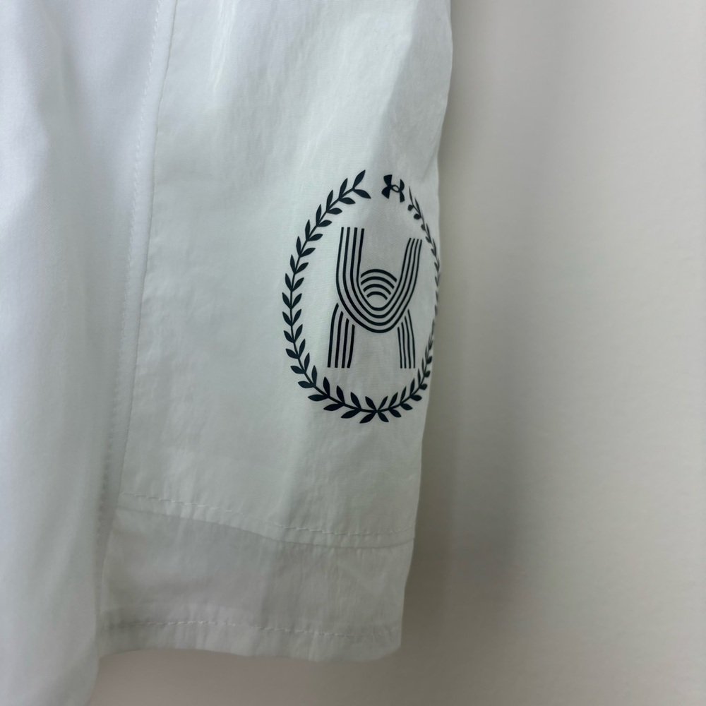 Under Armour NWT Run Anywhere White Shorts Size Large - Picture 5 of 10
